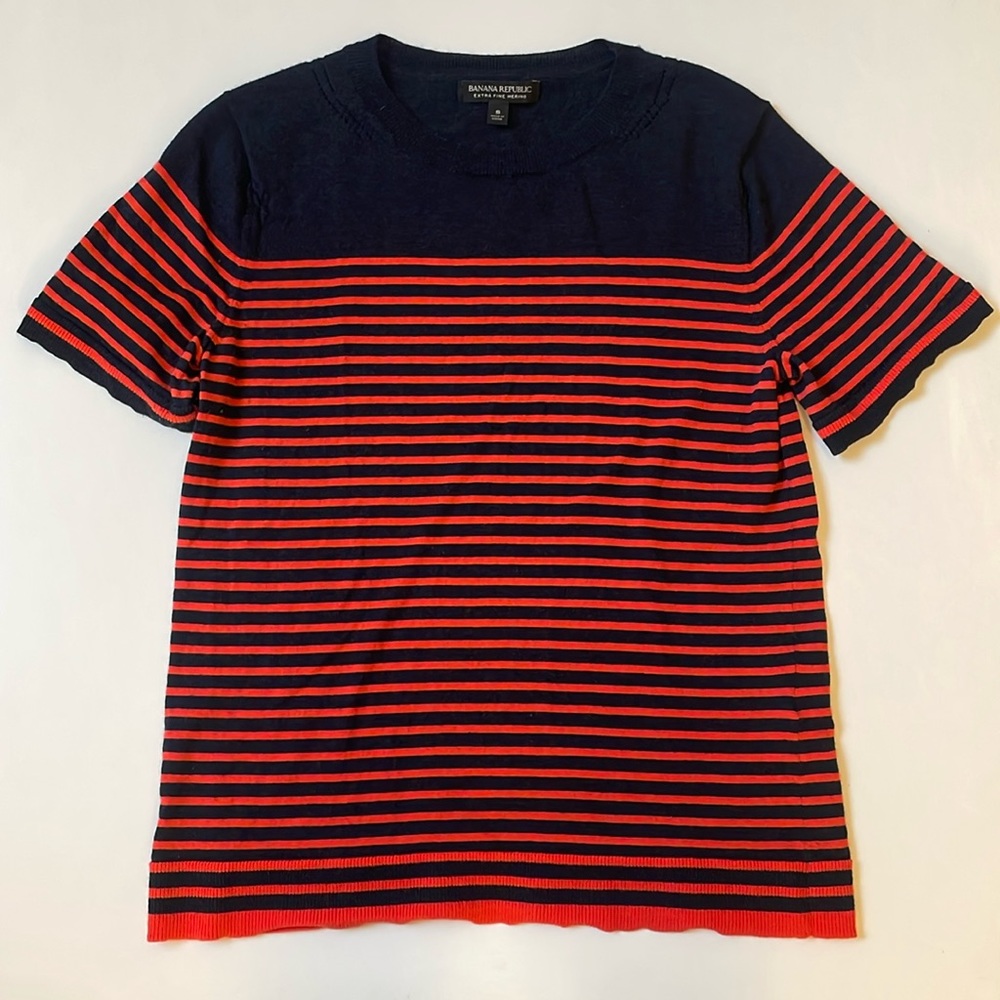 Banana Republic Merino Will Navy Blue and Red Short Sleeve Sweater